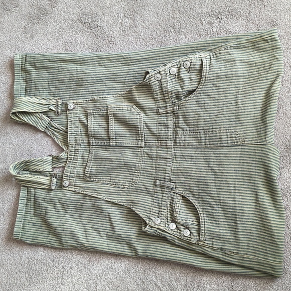 We the Free – Ziggy Denim Overall in Railroad Stripe – Olive Sparrow Green - Picture 1 of 10